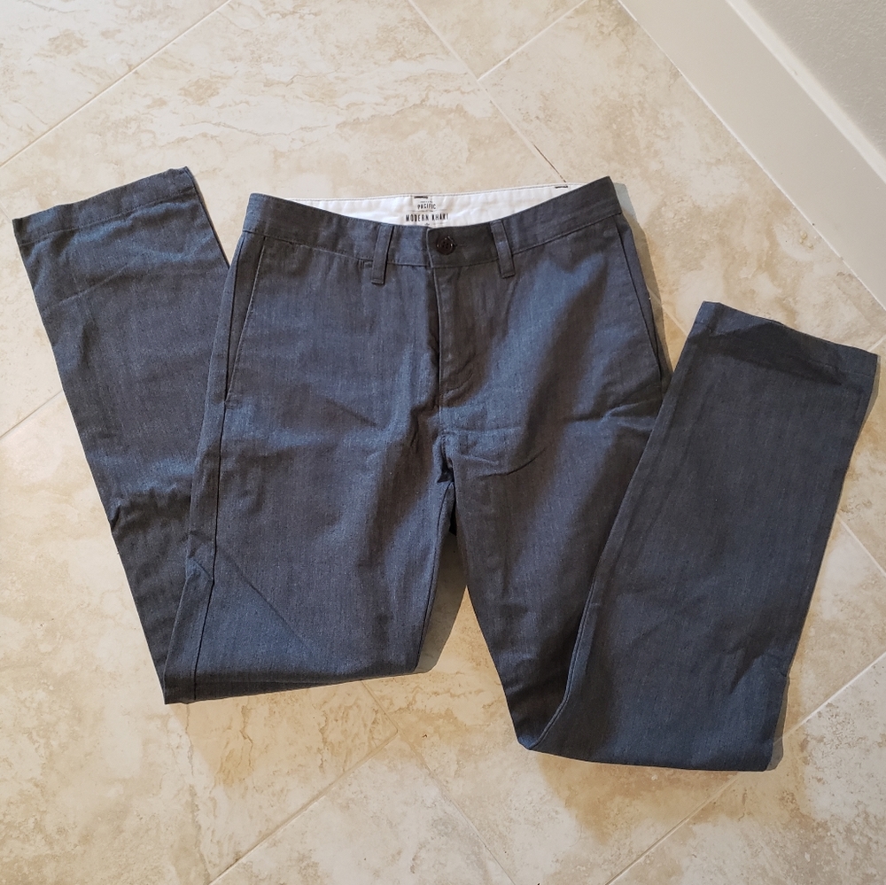 Men docker khakis